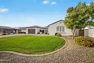 8406 W Louise Ct, Peoria, AZ 85383 - Photo 2