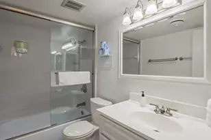 7625 E Camelback Rd, Scottsdale, AZ 85251 - Photo 14