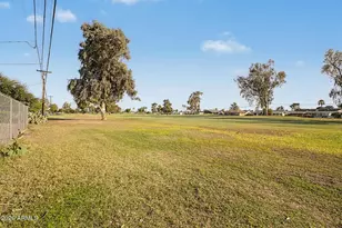 10929 W Oakmont Dr, Sun City, AZ 85351 - Photo 32