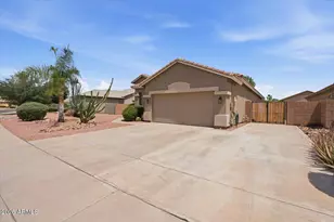 1311 S Canyon Oaks Way, Chandler, AZ 85286 - Photo 2