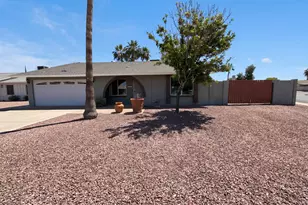 1359 S Almond Cir, Mesa, AZ 85204 - Photo 18