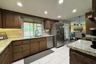 11035 W Caron Dr, Sun City, AZ 85351 - Photo 4