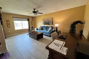 11035 W Caron Dr, Sun City, AZ 85351 - Photo 18