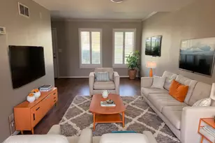 746 E Strahan Dr, Tempe, AZ 85283 - Photo 2