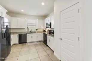 2930 N Raven, Mesa, AZ 85207 - Photo 8
