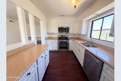 2326 W Paradise Drive, Phoenix, AZ 85029 - Photo 2