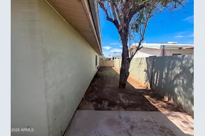 2326 W Paradise Drive, Phoenix, AZ 85029 - Photo 24