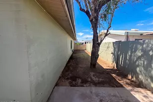 2326 W Paradise Dr, Phoenix, AZ 85029 - Photo 24
