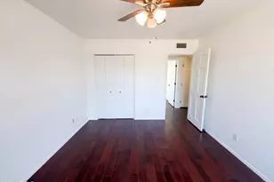 2326 W Paradise Dr, Phoenix, AZ 85029 - Photo 14