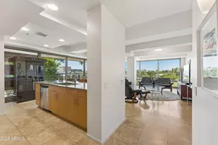 7117 E Rancho Vista Dr, Scottsdale, AZ 85251 - Photo 4