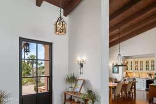 5434 E Camel Hill Rd, Phoenix, AZ 85018 - Photo 4