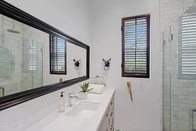 5434 E Camelhill Road, Phoenix, AZ 85018 - Photo 30