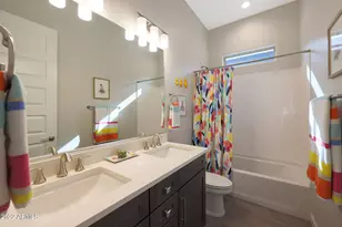 18233 N 66th Way, Phoenix, AZ 85054 - Photo 16