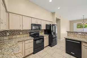 2018 E Beautiful Ln, Phoenix, AZ 85042 - Photo 8
