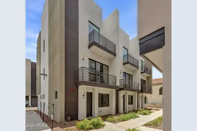 4220 N 32nd Street #34, Phoenix, AZ 85018 - Photo 1