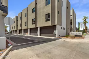 4220 N 32nd St, Phoenix, AZ 85018 - Photo 2