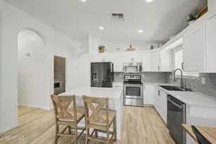 6771 W Caribbean Ln, Peoria, AZ 85381 - Photo 8