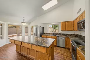 9158 W Evans Dr, Peoria, AZ 85381 - Photo 2