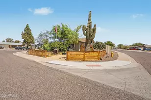 19229 N 14th Dr, Phoenix, AZ 85027 - Photo 2