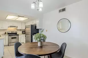 16 W Loma Vista Dr, Tempe, AZ 85282 - Photo 2