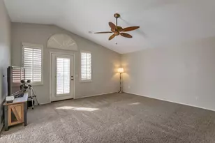 315 E Glenhaven Dr, Phoenix, AZ 85048 - Photo 10