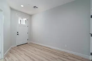 2601 E Clarendon Ave, Phoenix, AZ 85016 - Photo 4