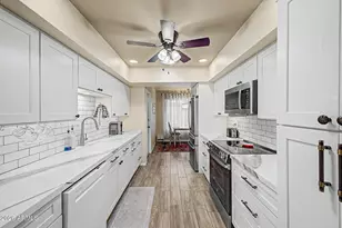 19010 N Signal Butte Cir, Sun City, AZ 85373 - Photo 8