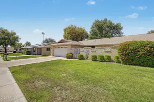 19010 N Signal Butte Cir, Sun City, AZ 85373 - Photo 2