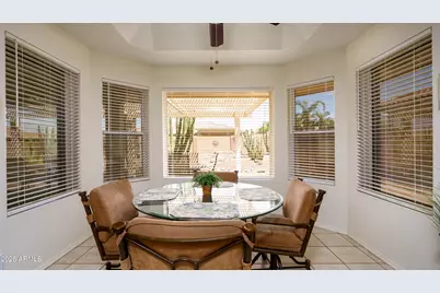 11512 E Laguna Azul Circle E, Mesa, AZ 85209 - Photo 10