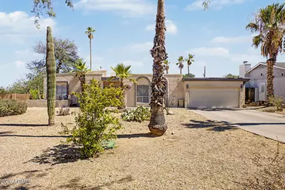 1132 E Village Circle Drive, Phoenix, AZ 85022 - Photo 1