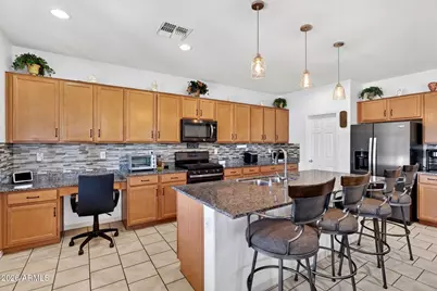 18533 W Mescal Street, Surprise, AZ 85388 - Photo 8