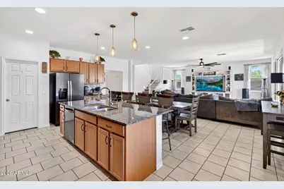 18533 W Mescal Street, Surprise, AZ 85388 - Photo 10