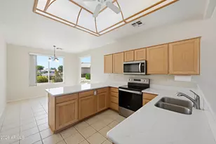 10873 W Oraibi Dr, Peoria, AZ 85373 - Photo 12