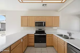 10873 W Oraibi Dr, Peoria, AZ 85373 - Photo 14
