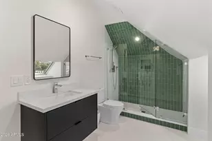 910 E Kaler Dr, Phoenix, AZ 85020 - Photo 34
