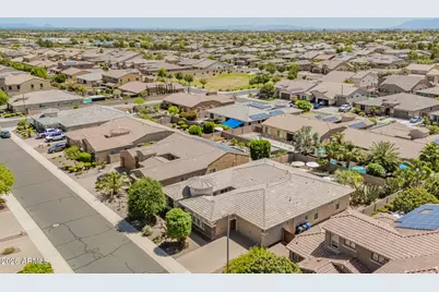 18471 W Paradise Lane, Surprise, AZ 85388 - Photo 58
