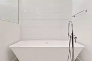 4533 E Devonshire Ave, Phoenix, AZ 85018 - Photo 24