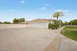 2266 N Lemon St, Mesa, AZ 85215 - Photo 48