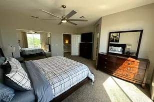 4831 E Robin Ln, Phoenix, AZ 85054 - Photo 8
