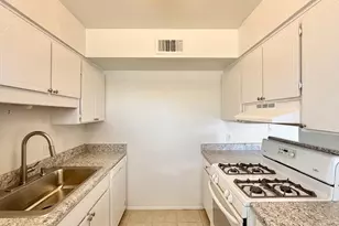 12602 N 21st Ave, Phoenix, AZ 85029 - Photo 4