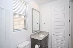 2250 E Kelly Dr, Gilbert, AZ 85298 - Photo 14