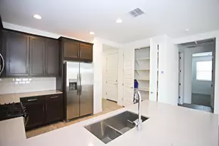 2250 E Kelly Dr, Gilbert, AZ 85298 - Photo 8