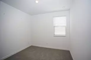 2250 E Kelly Dr, Gilbert, AZ 85298 - Photo 16