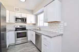 645 N Arrowhead Dr, Chandler, AZ 85224 - Photo 2