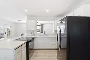 1934 W Kristal Way, Phoenix, AZ 85027 - Photo 10