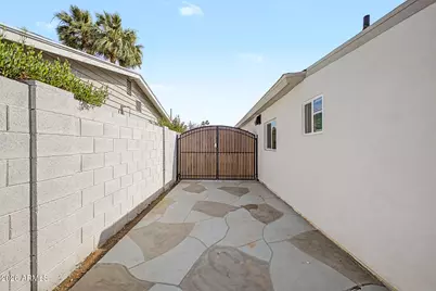 532 E Cheery Lynn Road, Phoenix, AZ 85012 - Photo 38