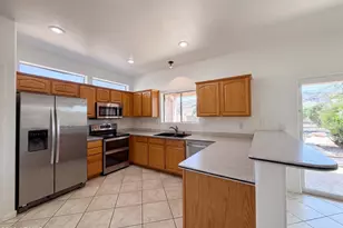 1519 E Desert Ln, Phoenix, AZ 85042 - Photo 10
