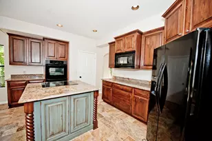2322 S Rogers Cir, Mesa, AZ 85202 - Photo 2