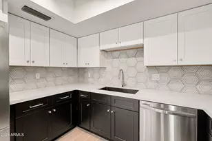 2808 N 61st St, Scottsdale, AZ 85257 - Photo 2