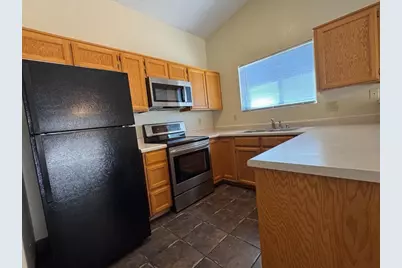 4877 Los Reyes Drive, Sierra Vista, AZ 85635 - Photo 6